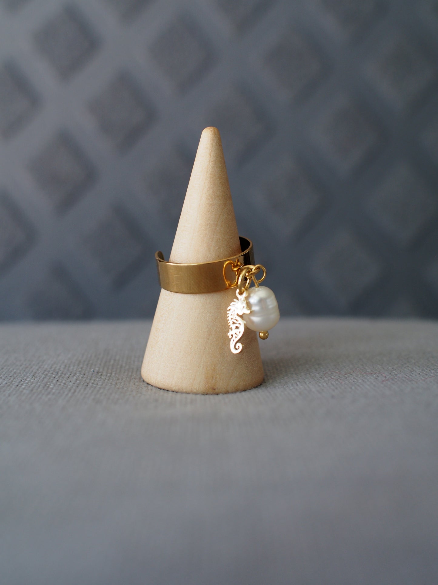 Bague Seahorse and Pearl