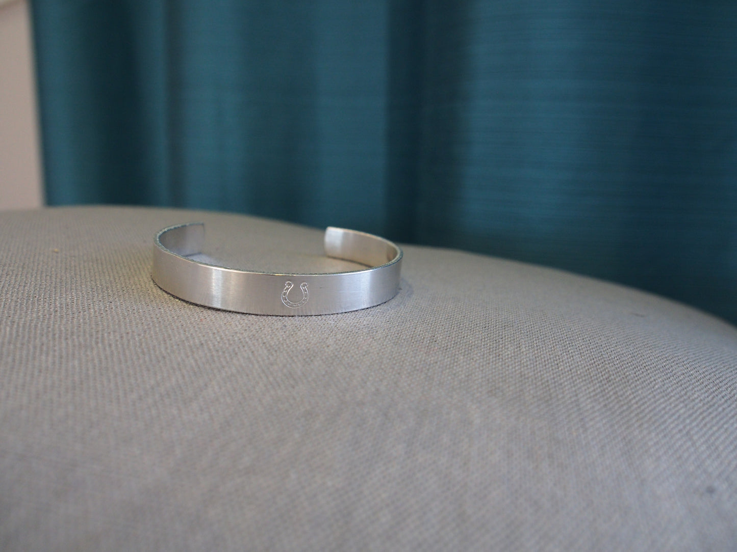 Mon symbole | Bracelet estampé en aluminium